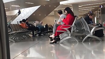 Cams4free.net - Chinese Woman Dangling at Airport